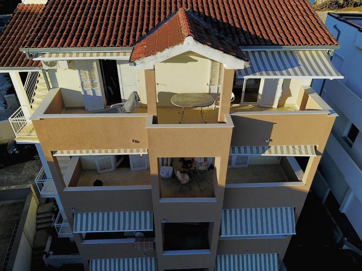 Apartments By The Sea Podgora, Makarska - 2615 外观 照片